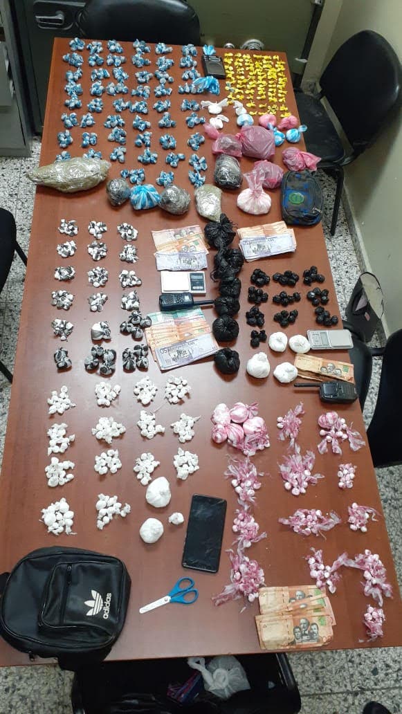 Autoridades desmantelan puntos de drogas en Peravia