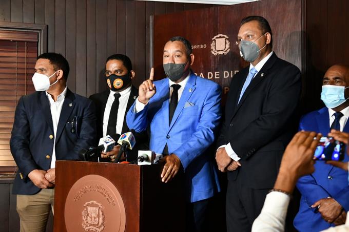 diputado habla