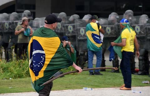 suben a 300 los bolsonaristas detenidos por intento de golpe de estado