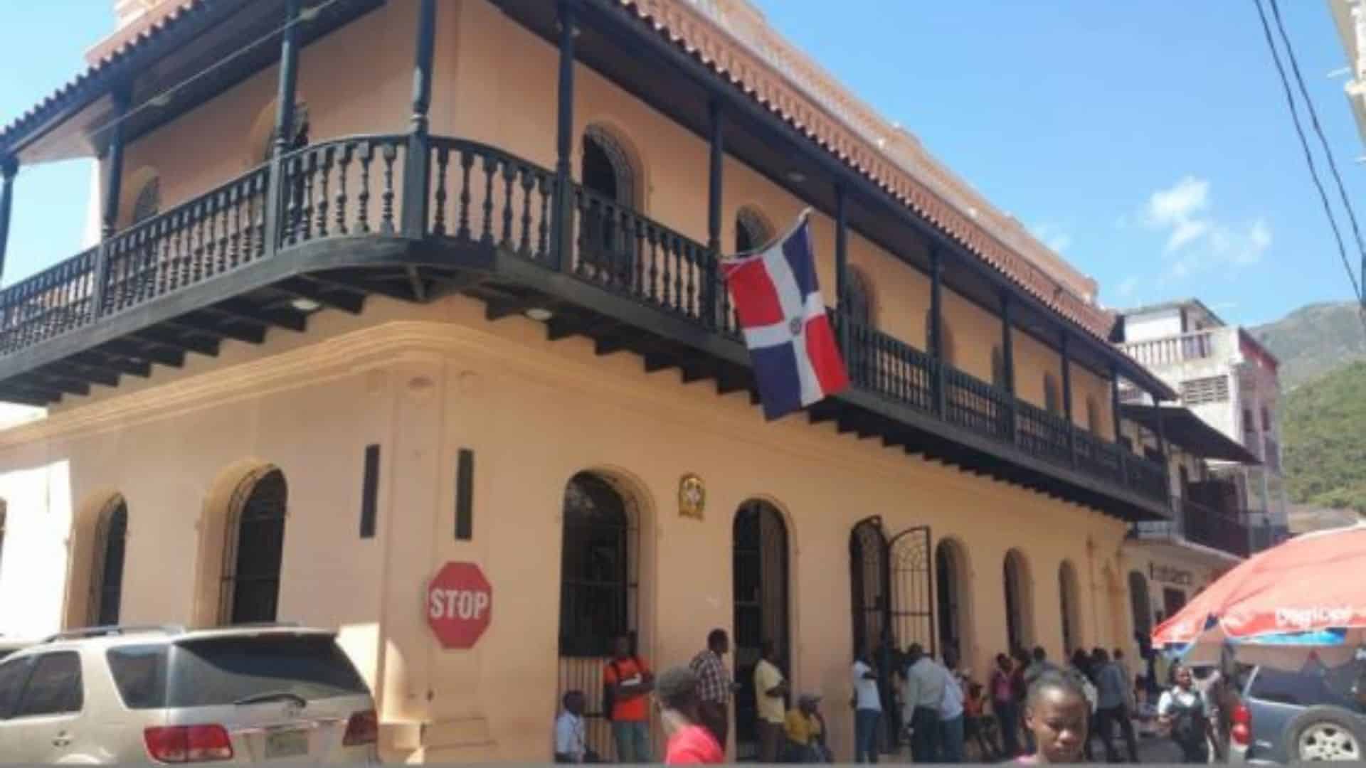 cuantos anos llevan cerrados los consulados de rd en haiti 28528492