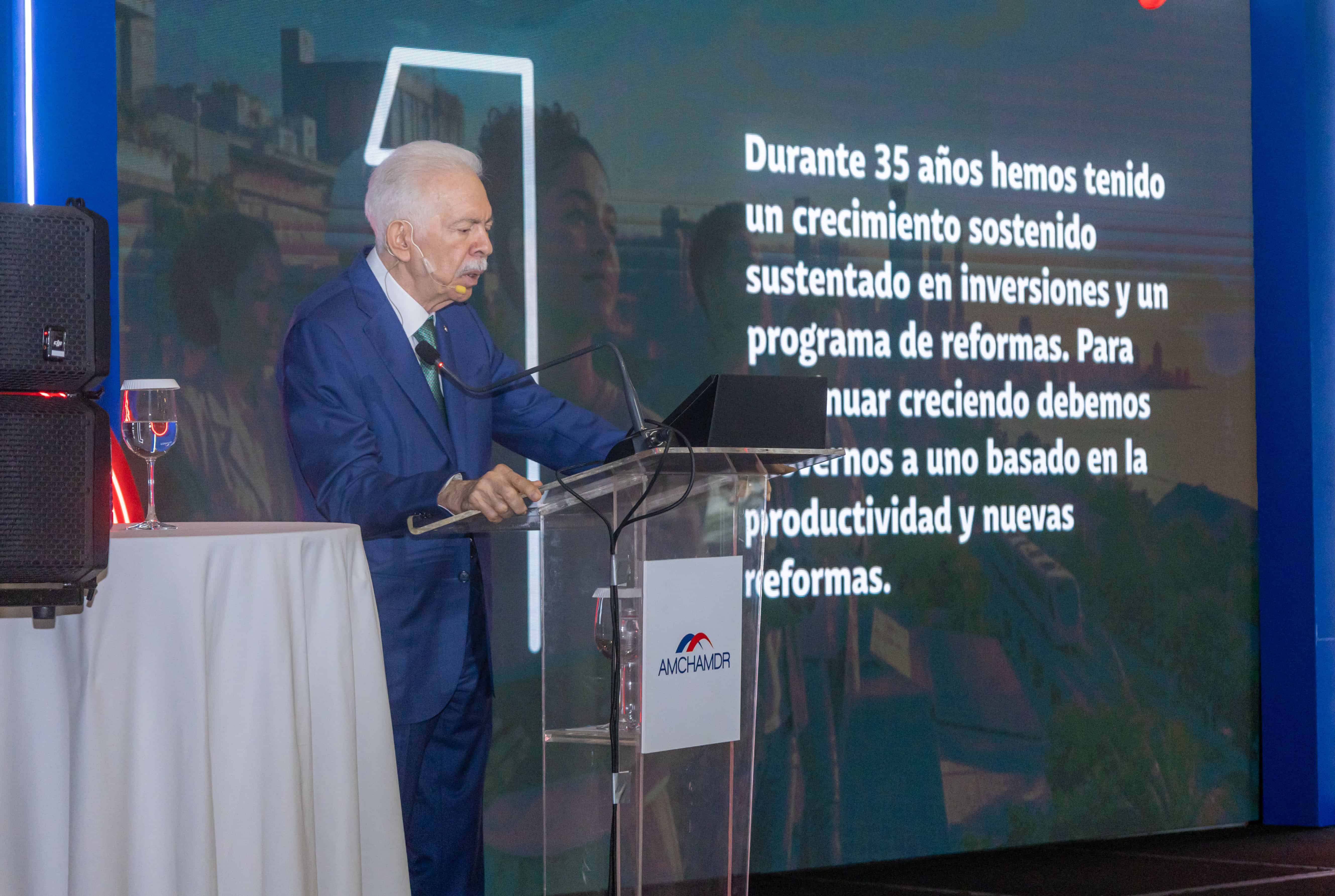 presidente del bhd llama a cambios en el modelo economico de rd ab17cca6