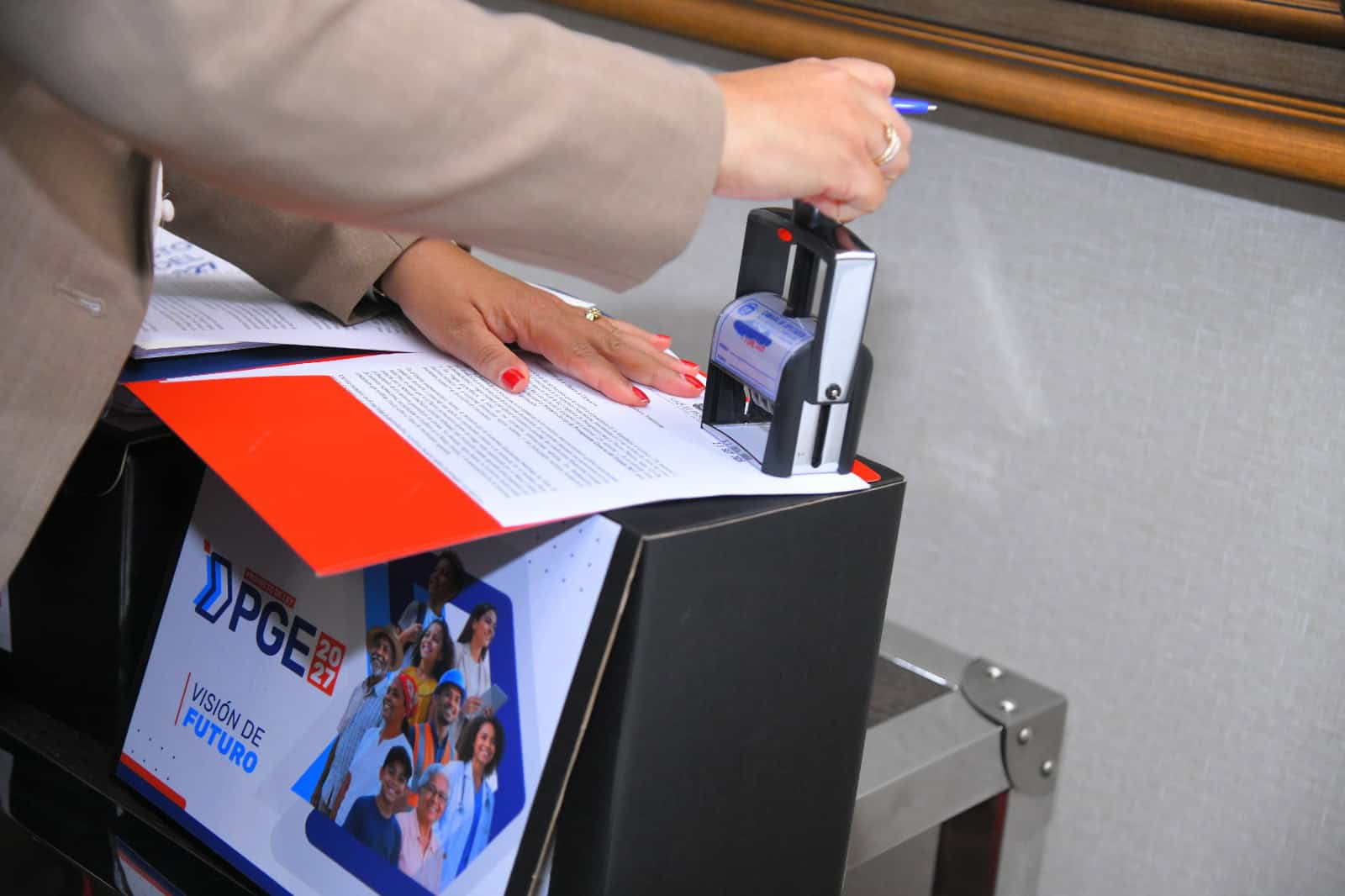 presupuesto 2027 prioriza educacion salud y proteccion social 203a5f37